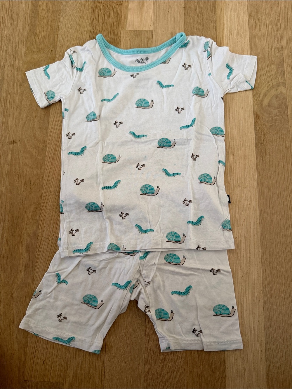 Kids White and Teal Snail Print Pajama Set - Cute Short Sleeve & Shorts Size 4